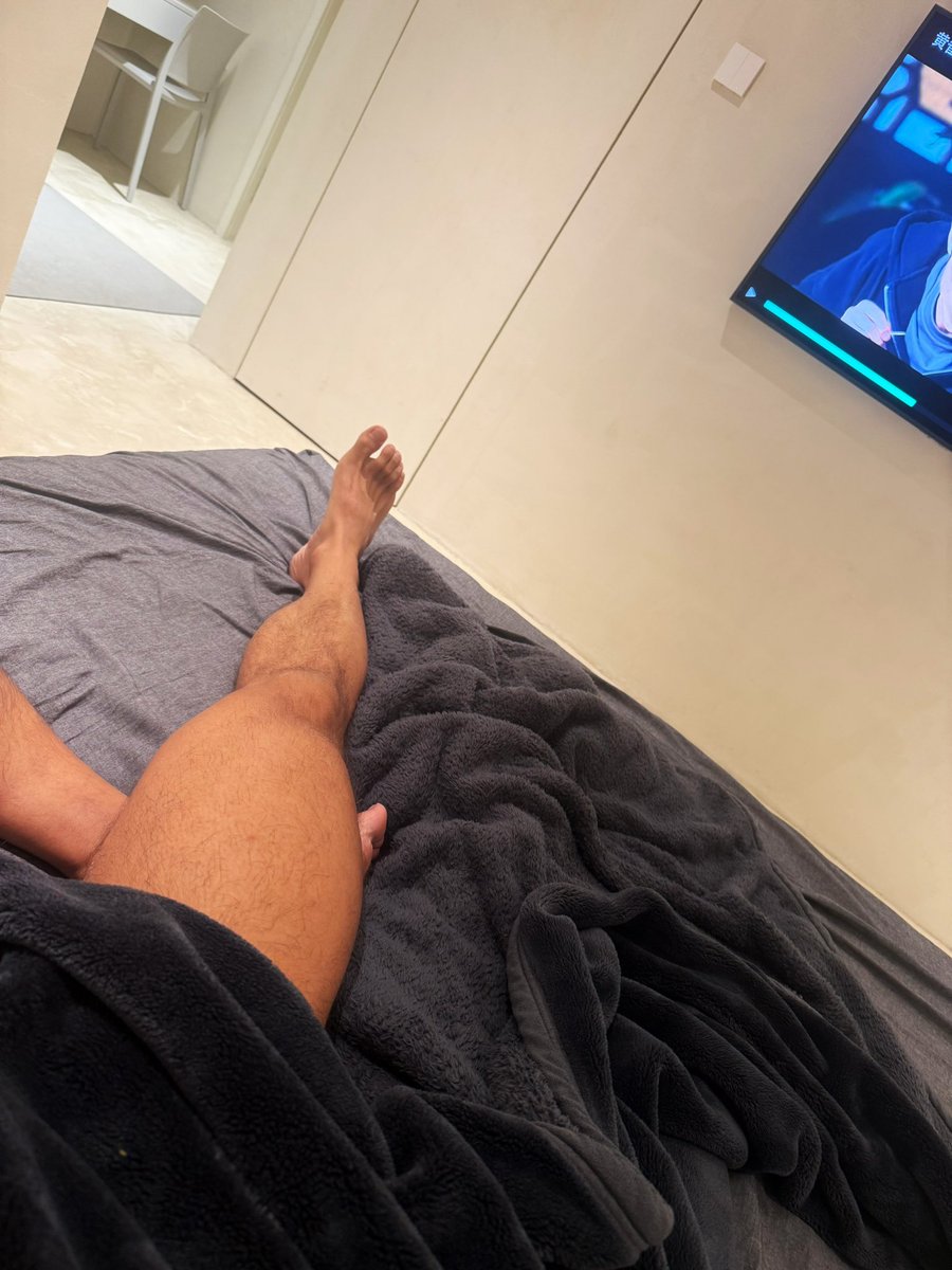 今天蹲腿回到家不想动!