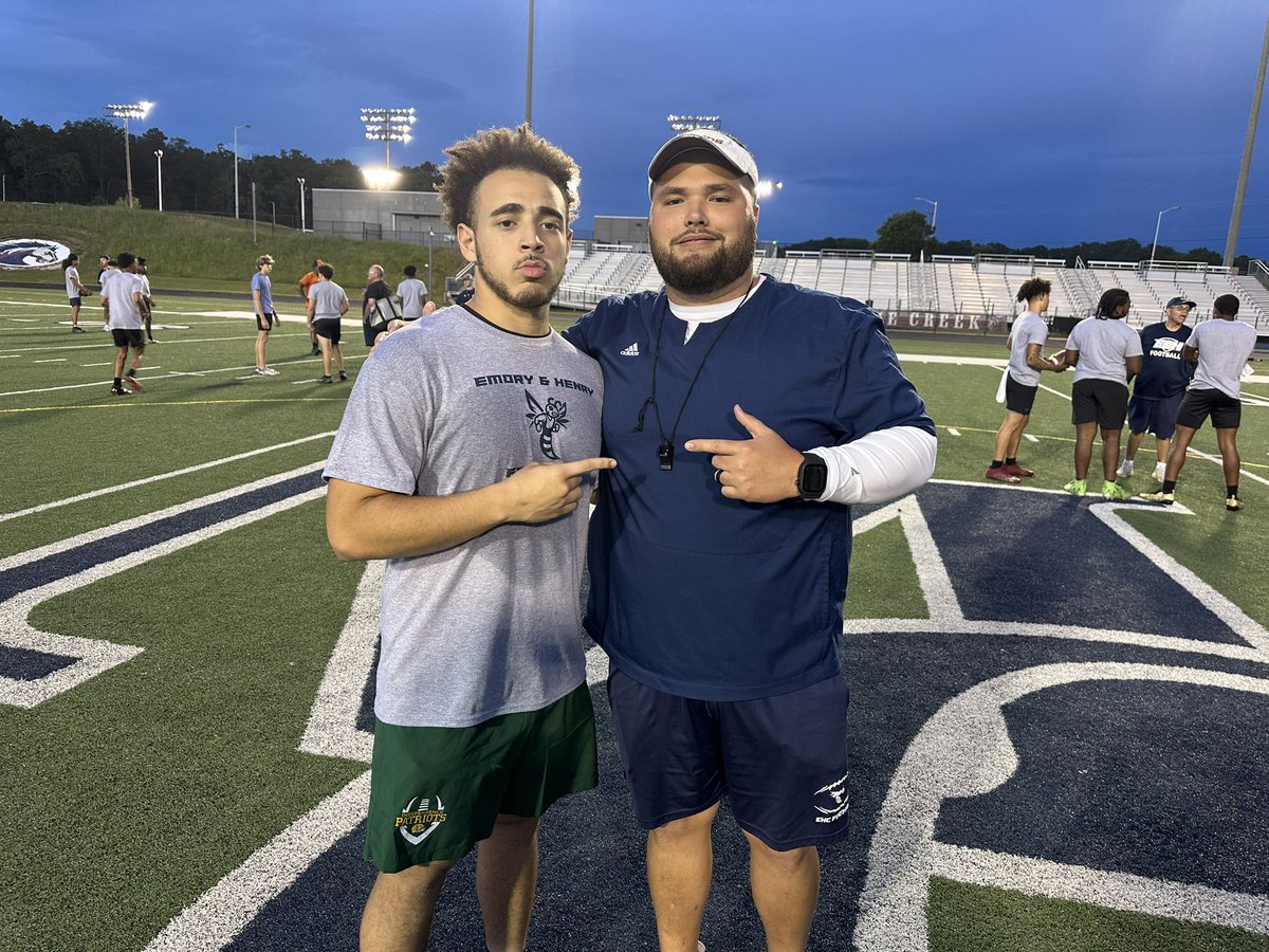 Joshua Butler (@kash0utjosh) on Twitter photo Thanks to <a href="/EmoryHenry_FB/">E&H Football</a> <a href="/CoachQHunter/">Quintin Hunter</a> <a href="/CoachCoe_/">Parker Coe</a> @_CoachShort_ <a href="/CoachDWoodson/">Coach Woodson</a> <a href="/CoachWalters_/">Mitchell Walters</a> for the opportunity to learn more about your school and football program- Indy squad definitely showed up. <a href="/BigIFootball/">Independence FB</a> <a href="/Dj_Mcfadden11/">Darryl Mcfadden jr</a> <a href="/CoachWebb_704/">Adam Webber</a> <a href="/ButlerFam03/">Jon Butler</a> <a href="/CMines20/">Devin Mines</a> <a href="/pepman704/">Matt Morrow</a> Thanks to <a href="/EmoryHenry_FB/">E&H Football</a> <a href="/CoachQHunter/">Quintin Hunter</a> <a href="/CoachCoe_/">Parker Coe</a> @_CoachShort_ <a href="/CoachDWoodson/">Coach Woodson</a> <a href="/CoachWalters_/">Mitchell Walters</a> for the opportunity to learn more about your school and football program- Indy squad definitely showed up. <a href="/BigIFootball/">Independence FB</a> <a href="/Dj_Mcfadden11/">Darryl Mcfadden jr</a> <a href="/CoachWebb_704/">Adam Webber</a> <a href="/ButlerFam03/">Jon Butler</a> <a href="/CMines20/">Devin Mines</a> <a href="/pepman704/">Matt Morrow</a>