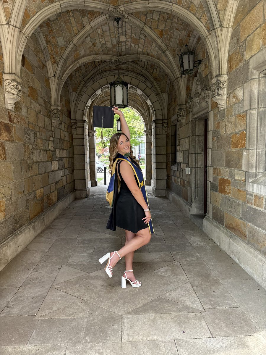 SkrabaTaylor's tweet photo. #MGoGrad 

Mastered it 🎓 https://t.co/qnePuIVNnD