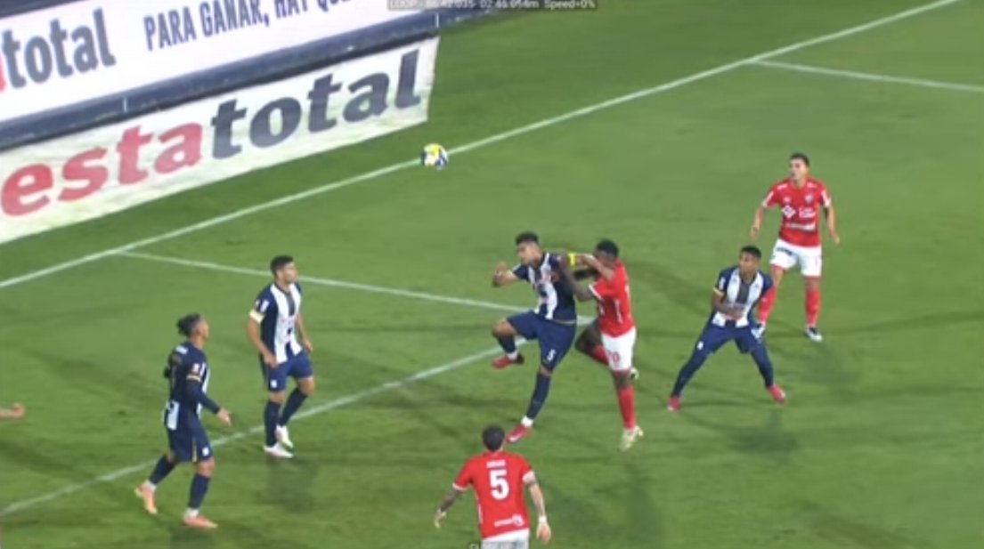 prosorbenites's tweet photo. Sí fue penal. Nuevamente Zambrano me da la razón cuando digo que es brusco y torpe, haciéndose expulsar al ir con el codo arriba e impactar al rival. Las 2 amarillas de Guerrero también fueron bien sacadas: 1 por jugada peligrosa y 1 por reclamar. Todo estuvo bien cobrado. https://t.co/Ao1ZJyfMb9