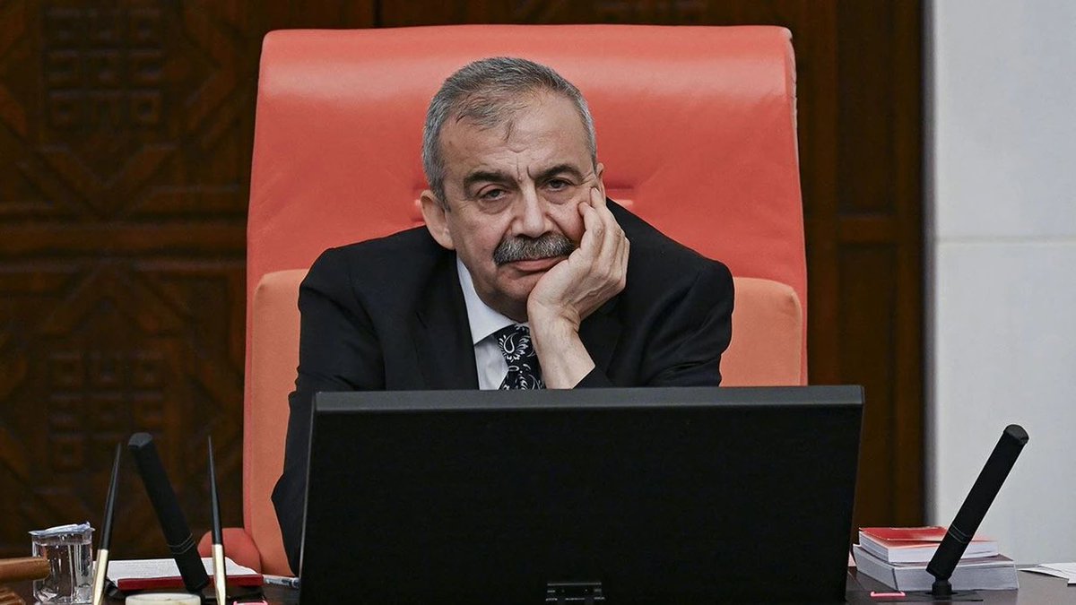 thenewregion's tweet photo. DEM Party MP Sirri Sureyya Onder has died at the age of 62 due to “multiple organ failure,” 18 days after he was put under intensive care after suffering respiratory and cardiac arrest, the hospital confirmed on Saturday

Onder was one of the members of the DEM Party delegation that frequently visited PKK leader Abdullah Ocalan at Imrali prison for peace efforts between the PKK and the Turkish state
