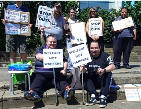 tobster2231's tweet photo. Went on a protest in Swansea #stopthecuts https://t.co/KZffhSc1Hj