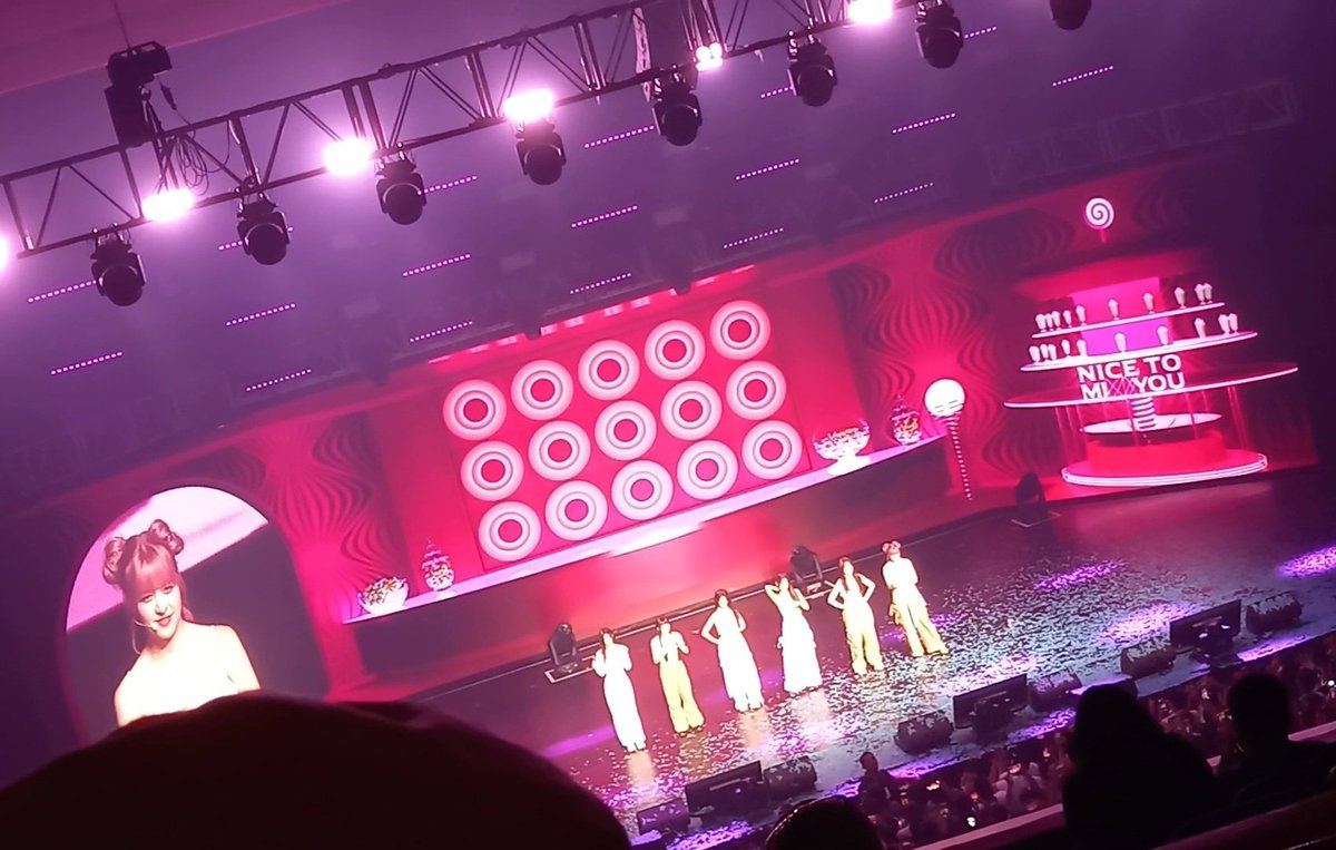 ryu_BAEby's tweet photo. What an unforgettable night. NMIXX has been the reason I keep going ever since their debut. From seeing them far at their showcasetour to seeing them this close—I’m beyond grateful. My heart is so full. I’ll cherish this moment forever. What a night to remember❤️
#MIXX_LAB_MANILA https://t.co/otfah17kpm