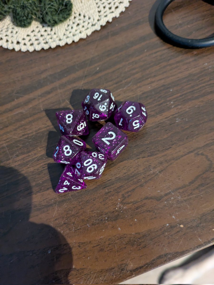 beardednerddad's tweet photo. Tuli about kk sitten alotettua pelaamaan muutaman muun kanssa etänä D&amp;D:tä koska asutaa eripuolilla mutta mukavaa on ollut päästä vihdoin mukaan dnd touhuihin. #DnD https://t.co/UWjq2oPClO