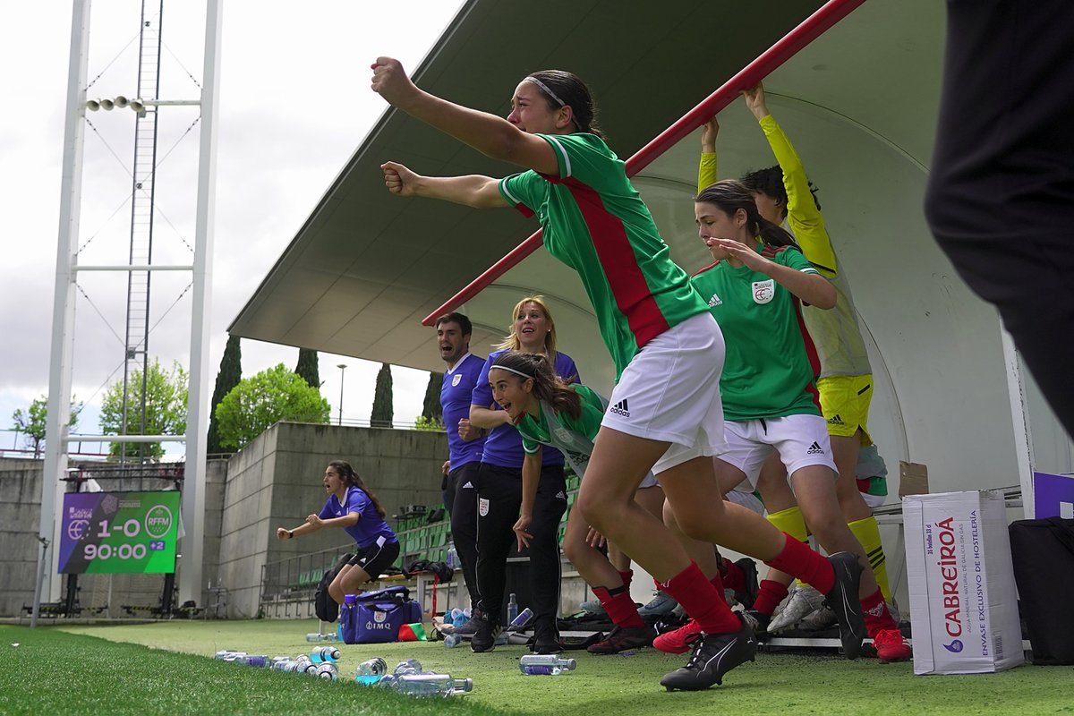 rfef's tweet photo. 😍 Las imágenes de una celebración que ya queda para la posteridad.
🥇 @EFF_FVF
ℹ️ Final oro
#CESA I #Sub14FEM https://t.co/yHA69tVcuv
