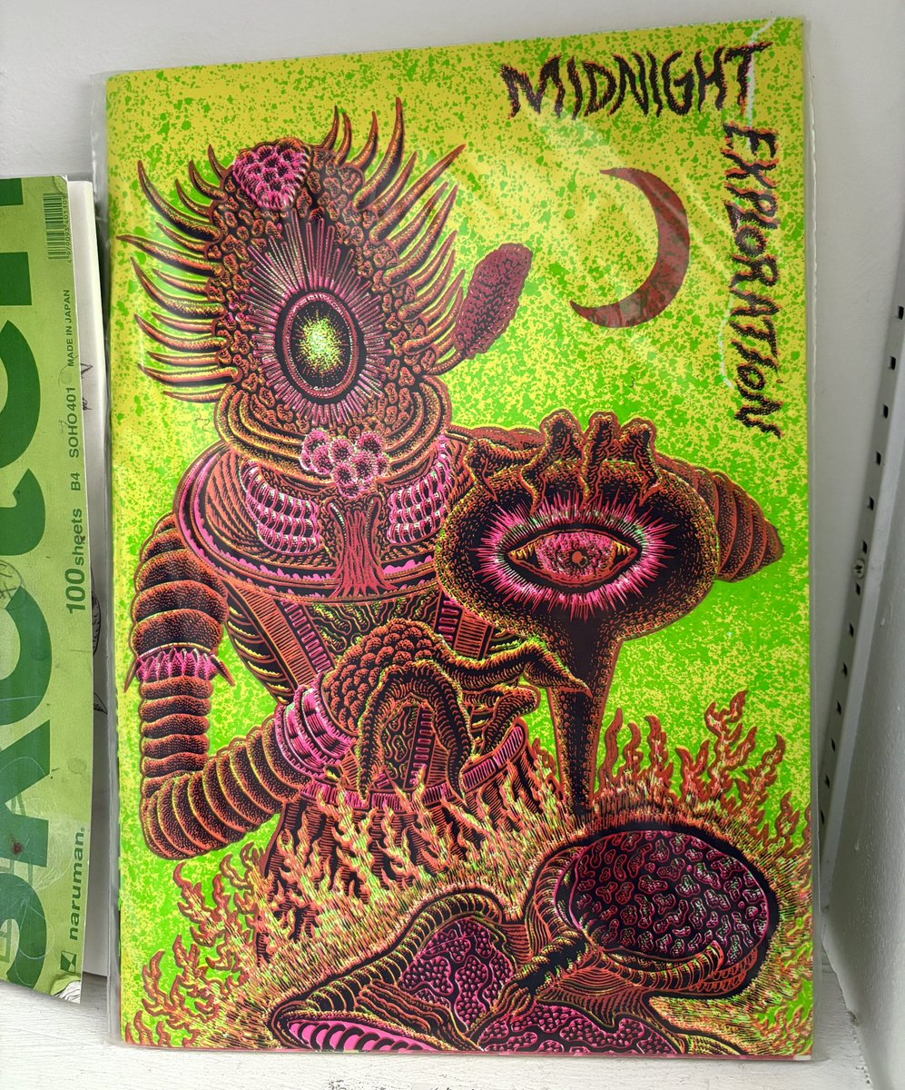 vastieuramen's tweet image. Probably the very last copy in Tokyo was seen at Mograg gallery today👀