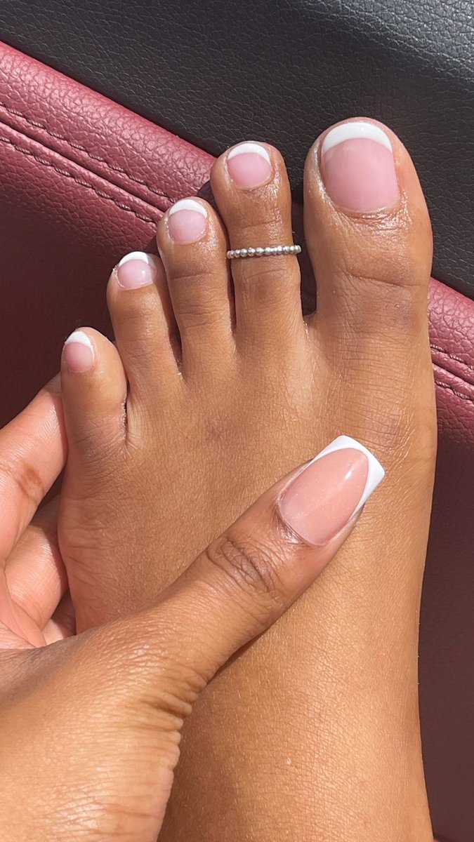DrainDollXaria's tweet photo. Freshly pedicured and ready to be worshiped. 💋 #feetworshi̇p #feetfetısh https://t.co/OoUbPaTg4R