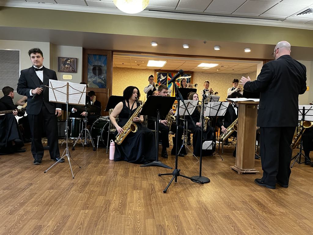 PateBand's tweet photo. Our Jazz Band performed for a packed house at Kirkland Village.  This is our 2nd year of putting on a concert for them. Vocalist/lead trumpet, Kiersten, took it upon herself to coordinate these performances to connect our Bethlehem communities!
#BasdArts #BasdProud #freedomfamily https://t.co/W4QzNTi2Cy