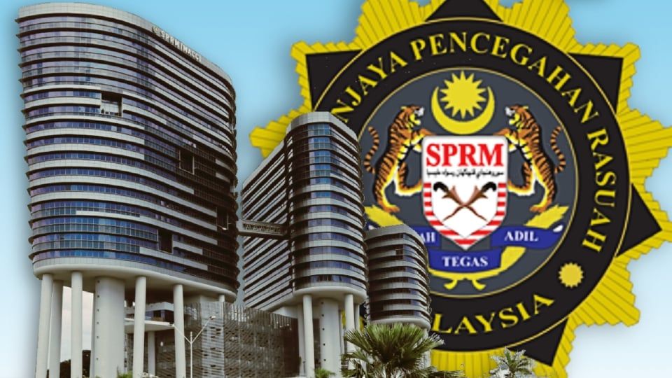 SPRM memanggil wakil beberapa syarikat bagi membantu siasatan berhubung dakwaan berlakunya penyeludupan barang berbahaya melalui kargo di KLIA

Ketua Pesuruhjaya SPRM, Tan Sri Azam Baki berkata aktiviti itu dipercayai dilakukan dengan memalsukan ikrar kandungan sebagai barangan