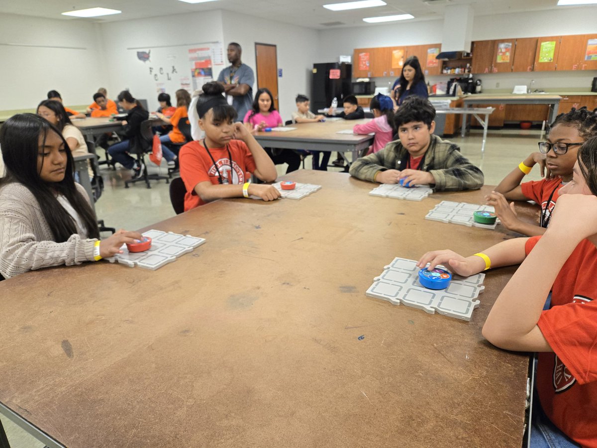 tarapatton's tweet photo. @Hill_AISD Hawks at Day of Design today. Challenges accepted! @AldineISD @whiteconstance1 @1EThompson @AGarcia1135 @SheniceGary @Garciamari2001 @nancymuniz20_ @SADubberke @STARS_902 #AldineImpact https://t.co/wcSXcsrUNh