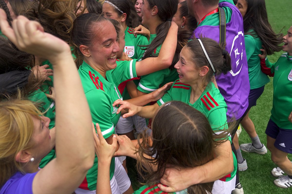 rfef's tweet photo. 😍 Las imágenes de una celebración que ya queda para la posteridad.
🥇 @EFF_FVF
ℹ️ Final oro
#CESA I #Sub14FEM https://t.co/yHA69tVcuv