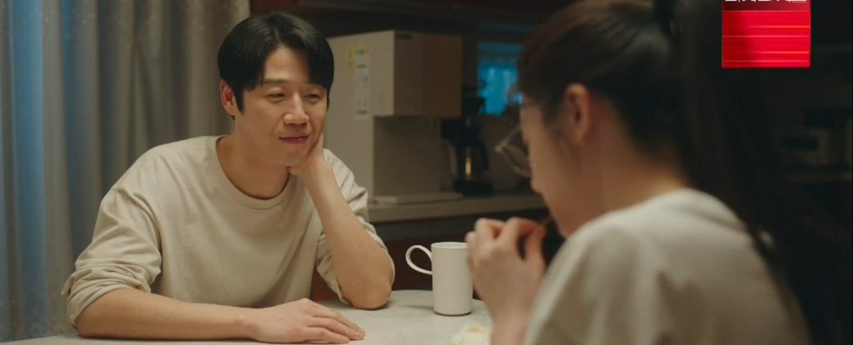 whiterosestea's tweet photo. He said "if you want us to be uncomfortable, then"

The fact is, they went home together and Dowon stayed with Yiyoung while she ate

When his words and actions doesn't match at all 😂

#GoYounJung #JungJoonWon #ResidentPlaybook #ResidentPlaybookEp7 https://t.co/YR2Ulbz82m