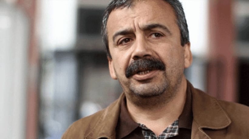 Xemgîn im.

Serê hevaltiyê sax be...

#SırrıSüreyyaÖnder