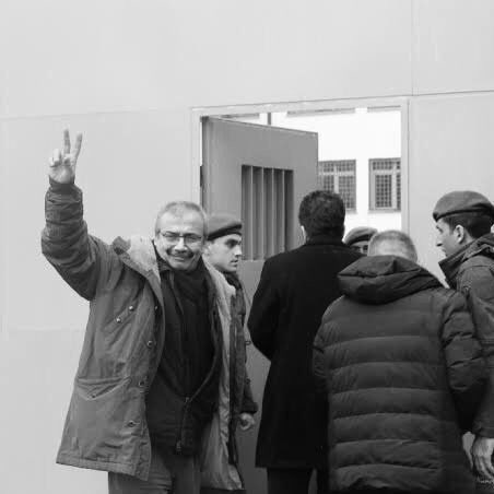 Ömrünü Türkiye halkları için barış mücadelesine adamış olan, ezilen herkesin dostu Sırrı Süreyya Önder’i kaybetmenin üzüntüsünü yaşıyoruz. Başta ailesi olmak üzere hepimizin başı sağ olsun.