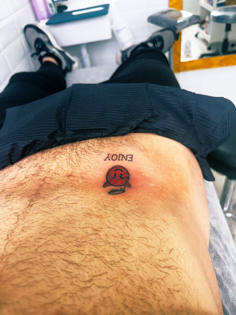 Sábado de tatuajes…? 😈