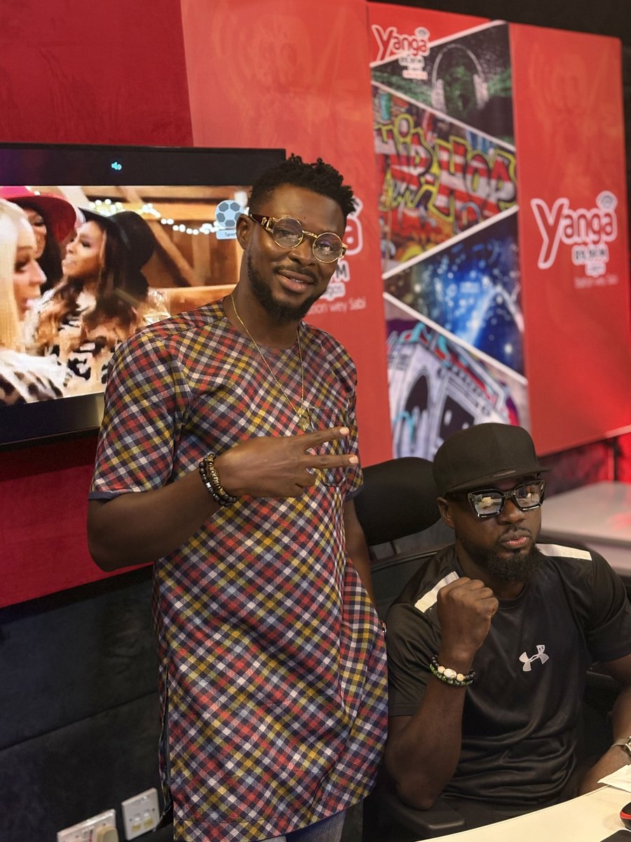 Yanga899FM's tweet photo. Na time for correct action as Yanga Sports don land with @mcadvice247 @emeka_rfst From tori wey dey hot for sports world, to highlights wey go burst your brain, na here you go hear am fresh-fresh! #YangaSports #BetPredictions #stationweysabi https://t.co/Ka76ClkbdK