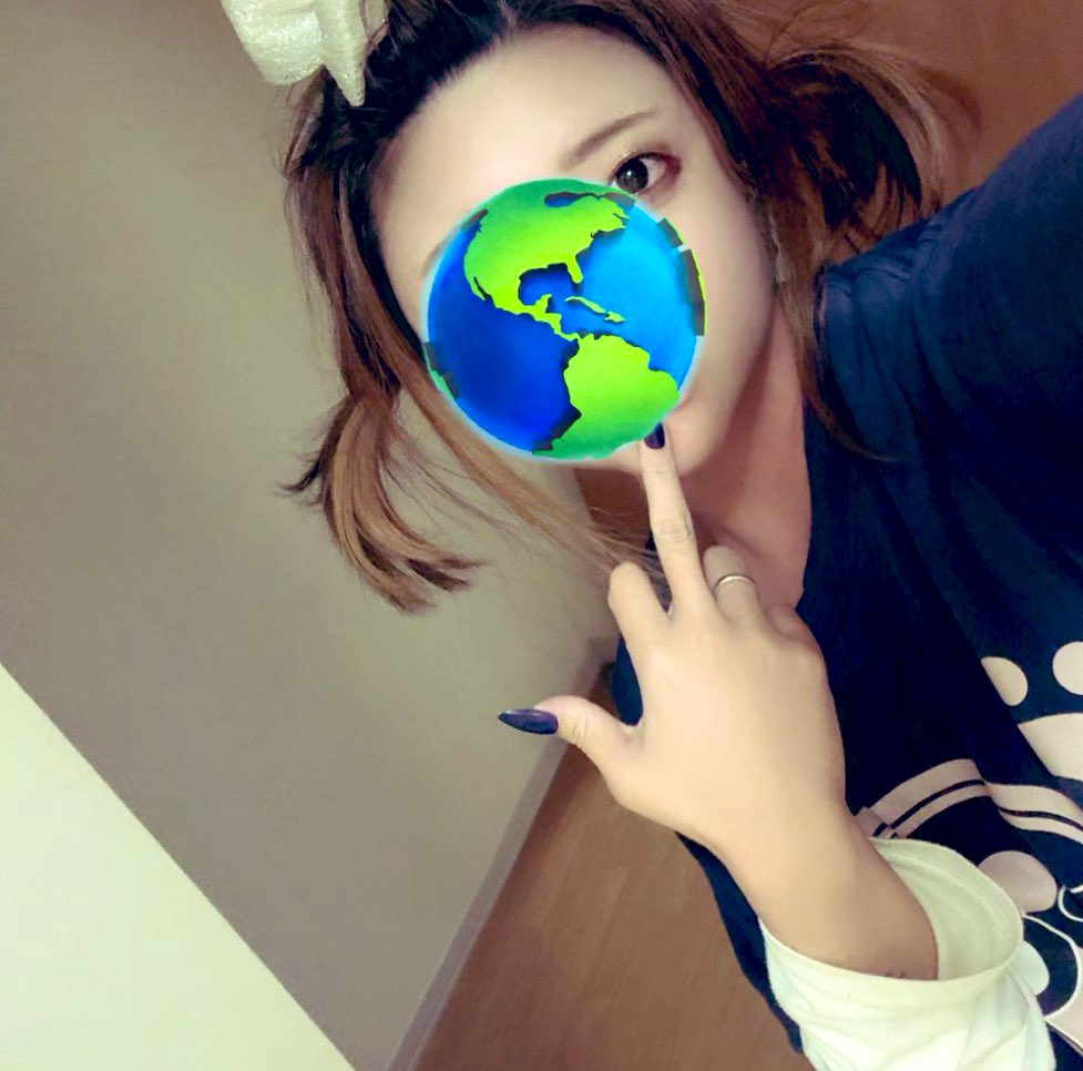 ooo000osake's tweet photo. ワシの悪口いろ〜んな所に言い回ってる元請けから「予定の設備さんがこれなくなって仕方ないのでお酒さんの会社で夜間お願いします。」
って人が酔ってる時に気分悪い連絡きたから
無理で〜す酔ってま〜すってこの写真つけて返信した。
うちの会社干されたらワシ南の島でのんびり暮らすから別にいいや https://t.co/YmemXwfOQ7