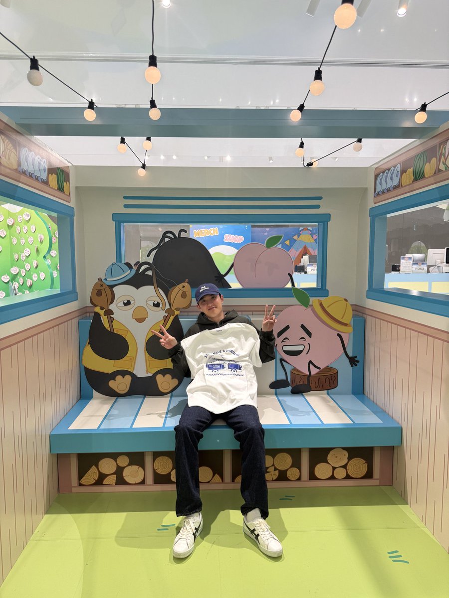 KYUNGSOO WENT TO THE POP UP 🥹🥹🥹