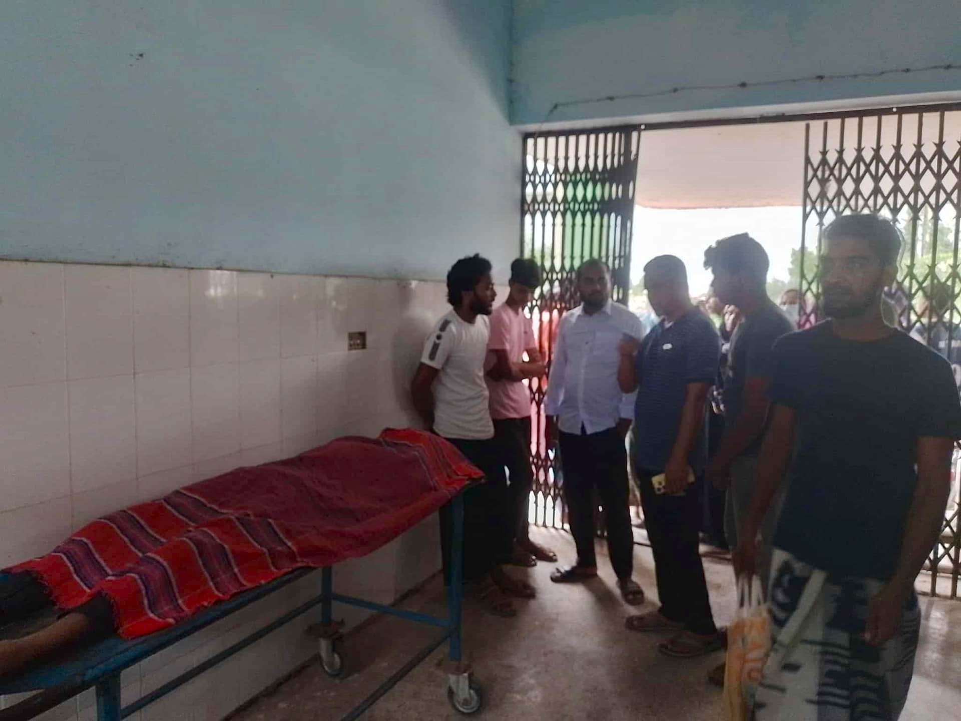 নওগাঁয় পৃথক সড়ক দুর্ঘটনায় নিহত ২