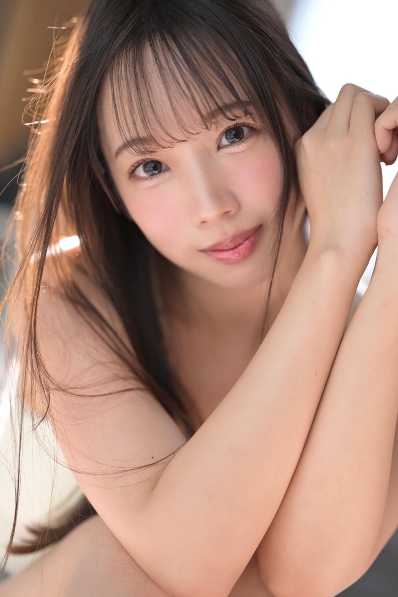 デビュー作の時の写真、、
もう懐かしいって思っちゃう^ᴗ ᴗ^♡ https://t.co/EUD9DYcdK8