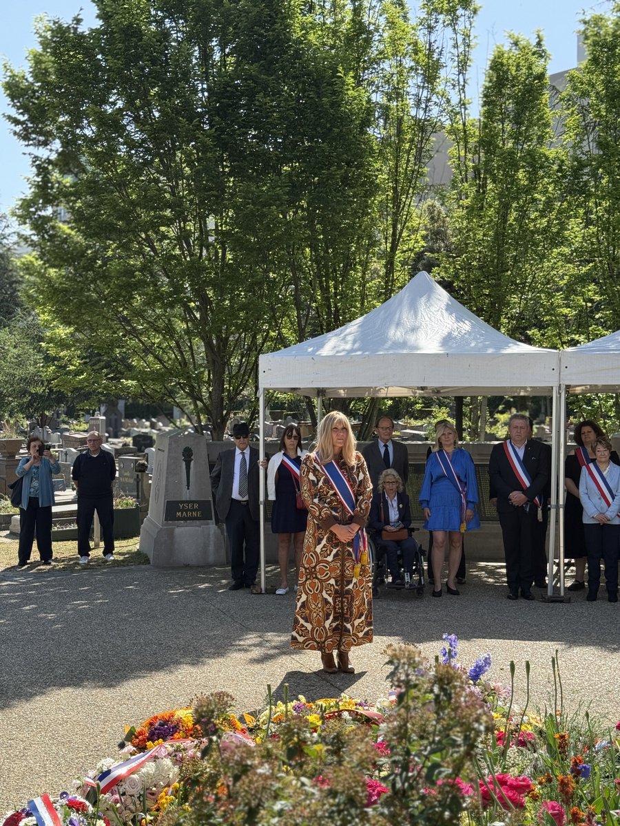 Aujourd’hui à #Courbevoie, nous avons rendu hommage aux victimes du génocide des Arméniens de 1915, premier génocide du XXe siècle, ainsi qu’aux Arméniens morts pour la France.

Vive la France, vive l’Arménie, et vive l’amitié franco-arménienne ! 🇫🇷🤝🇦🇲