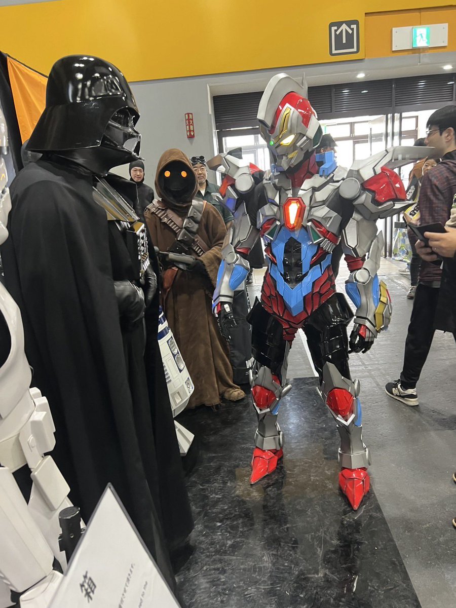 アクトさんのグリッドマンがブースの前を通ったみたいやけど、私は大阪コミコン3日目だけの参加やからまた会えず😅