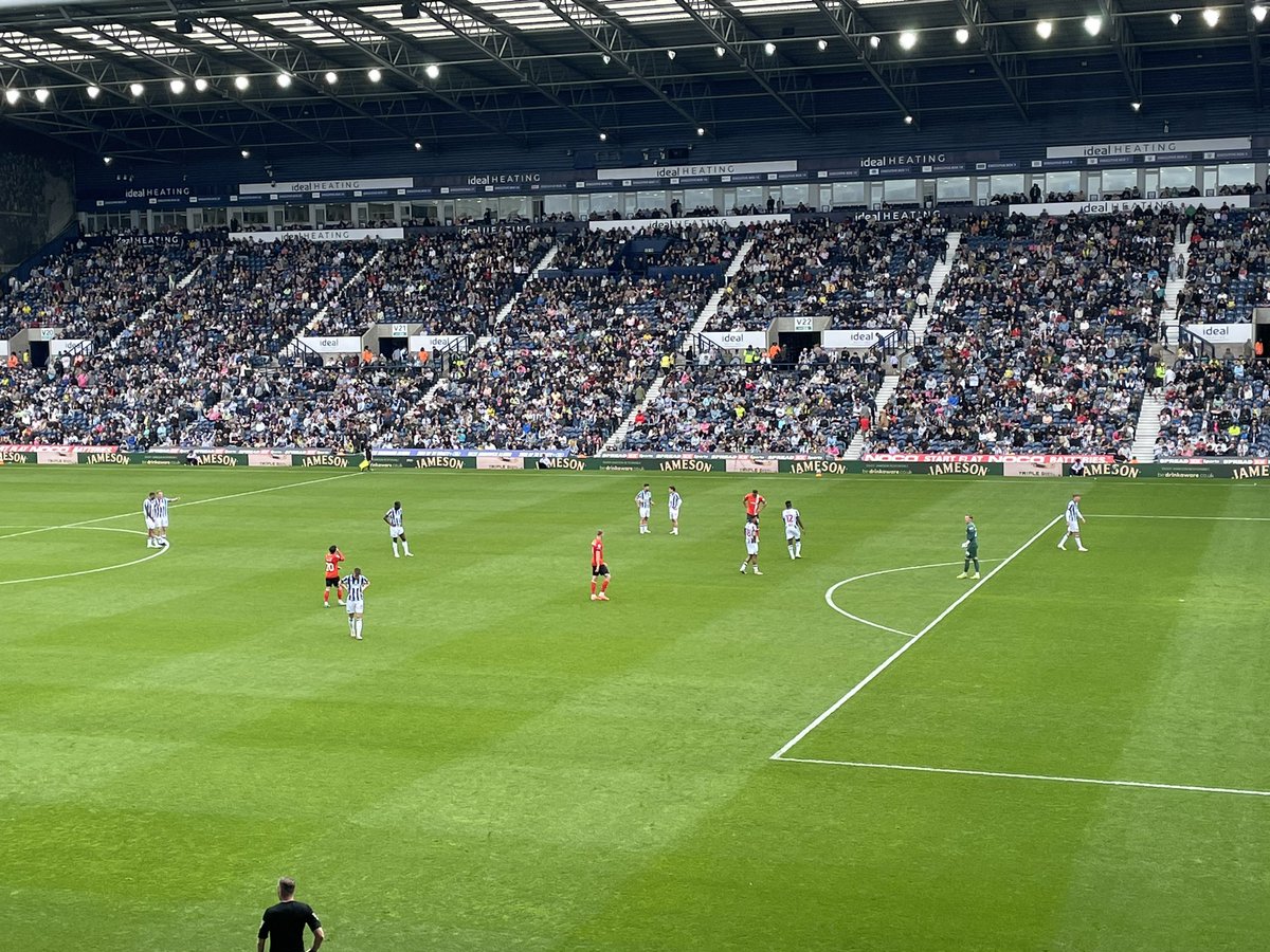 jackdakin310's tweet photo. 😅 Eventful game to say the least - 8 goals and a relegation!
🇺🇸 Delighted for Dike - must be a huge relief for him to finally score.
🟠 #LTFC were poor today, worrying for next season.
🔮 Onto next season anyway, need a busy summer to make play-offs @shilensays.
#WBALUT #WBA https://t.co/Xnf9SmoZk1