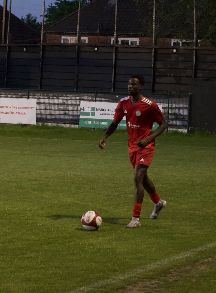 gbsolarin's tweet photo. 24/25✅
Coaches player of the year✅
@AshtonUtdYouth ❤️ https://t.co/tB7eq6uDEC