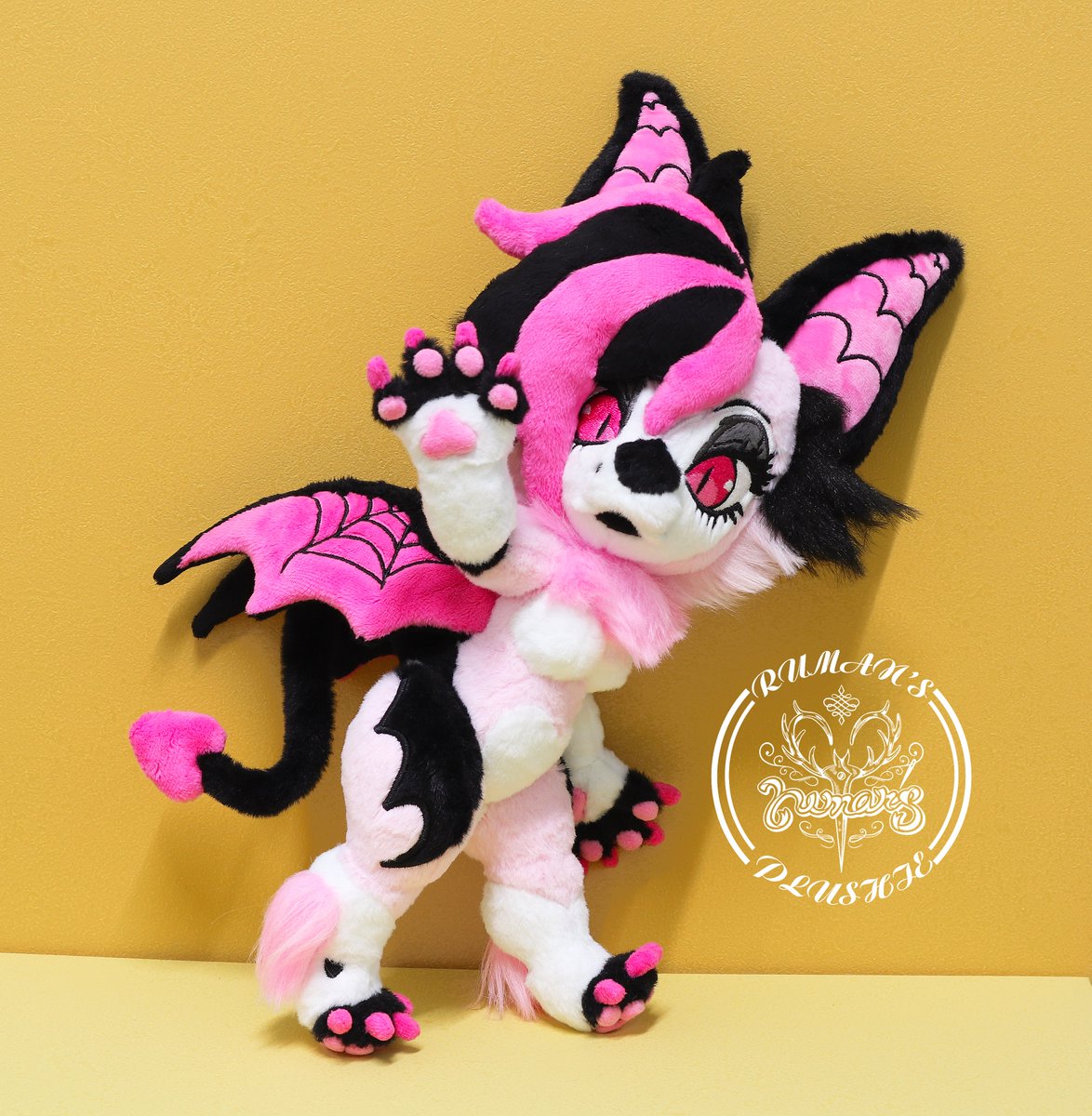 RumanArtisan's tweet photo. Finally finished this sweet girl🦇🖤🤍🩷 https://t.co/oXre48hHp5