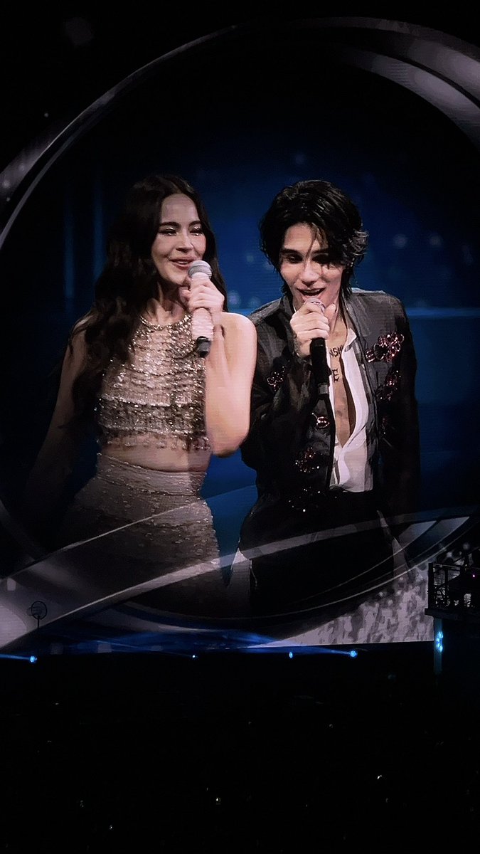 พี่ญ่าสวยมากกดดด

#JeffSaturRedGiantD1
#JeffSaturRedGiantConcert 
#JeffSaturRedGiantConcert_D1
#JeffSatur