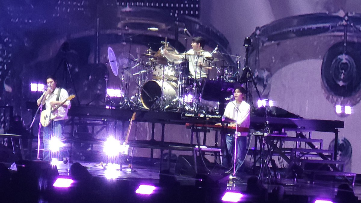 empie88's tweet photo. Satnight bareng Day6 
#DAY6 #데이식스
#DAY6_3RD_WORLDTOUR_Jakarta
#DAY6_FOREVER_YOUNG_JAKARTA_2025 https://t.co/epePV93Rjm