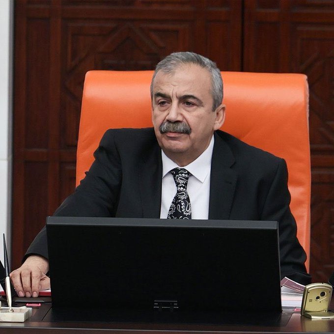 Umutla bekledik ama olmadı… Geriye mücadele dolu bir yaşam yeri asla doldurulamayacak bir hikaye kaldı.

#sırrısüreyyaönder