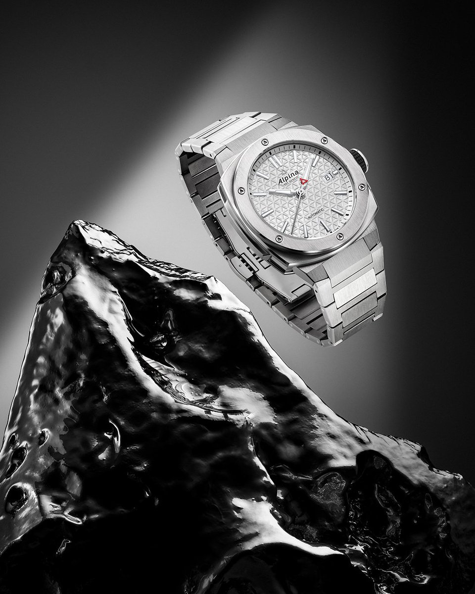 Titanium weighs half as much as steel, offers better corrosion resistance and is hypoallergenic, making it the perfect addition to the existing Alpiner Extreme range.

Discover the Alpiner Extreme Automatic Titanium: bit.ly/42WBR2T

#AlpinerCollection #Extreme #Titanium
