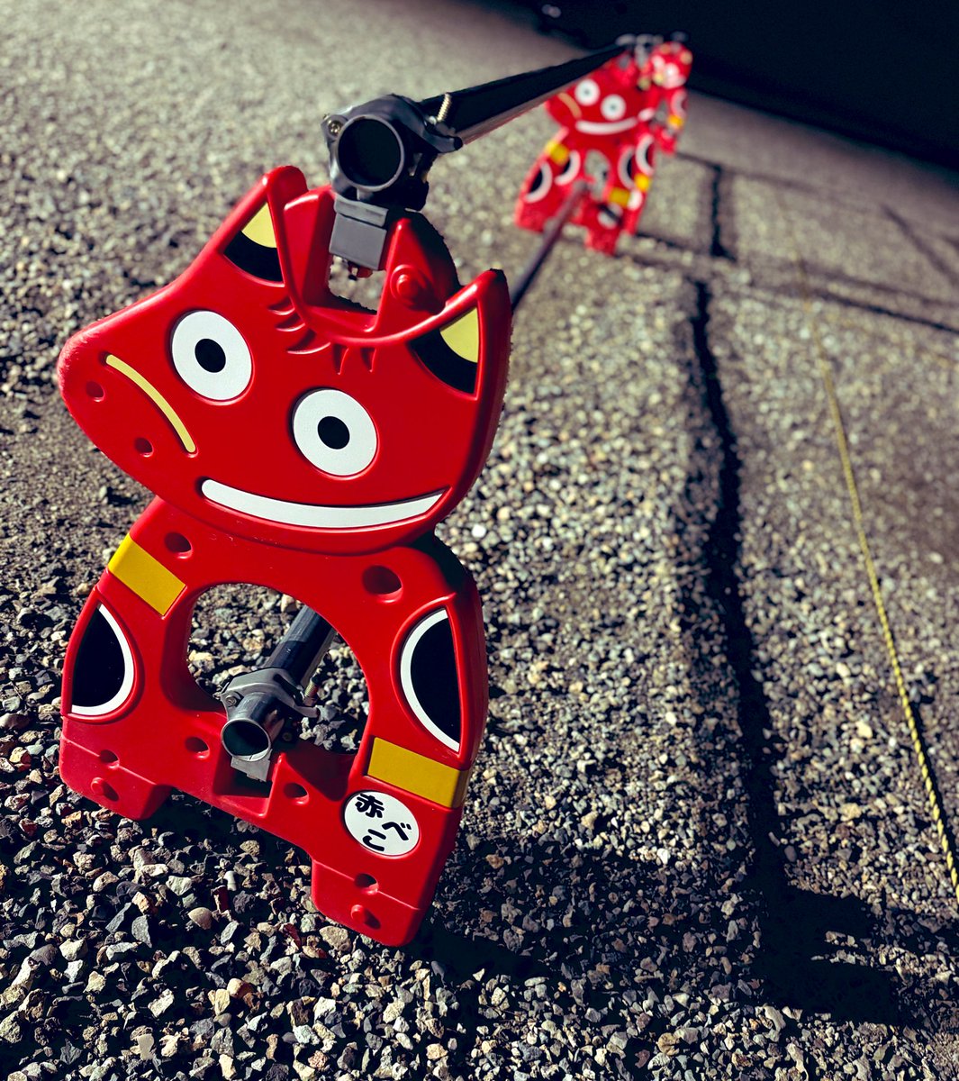 用途もないけど赤べこカラビナ買ってしまった。セブンイレブンに赤べこ