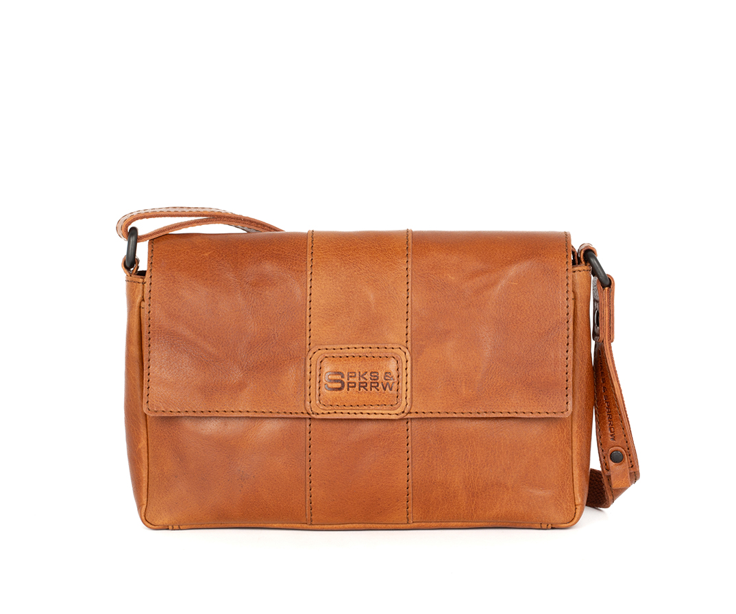 Spikes &amp; Sparrow Leður Cross Body – Coníak
Leður cross body taska til daglegrar notkunar.