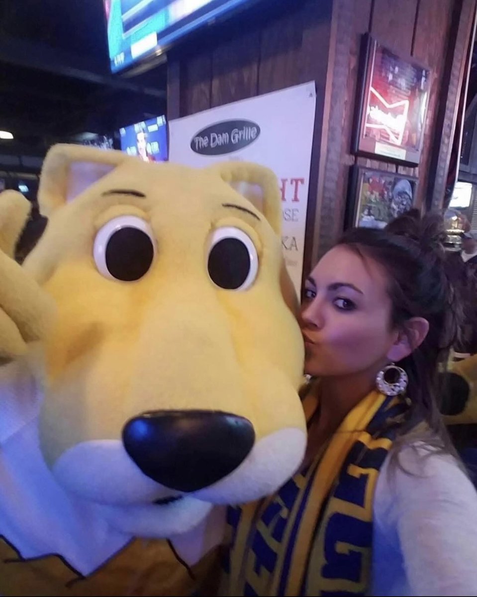 Come catch both games tonight at your favorite local neighborhood sports bar #TheDamGrille. Excellent service, great food and ice cold beers. We’ll see you soon!