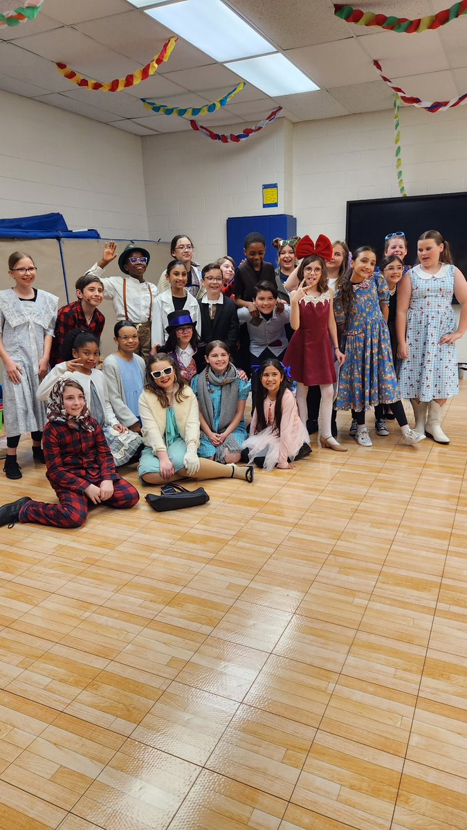 missdepa2's tweet photo. Willy Wonka Kids 💜🍫
Show #2 is today! #esd20learns https://t.co/21m17T1Bty
