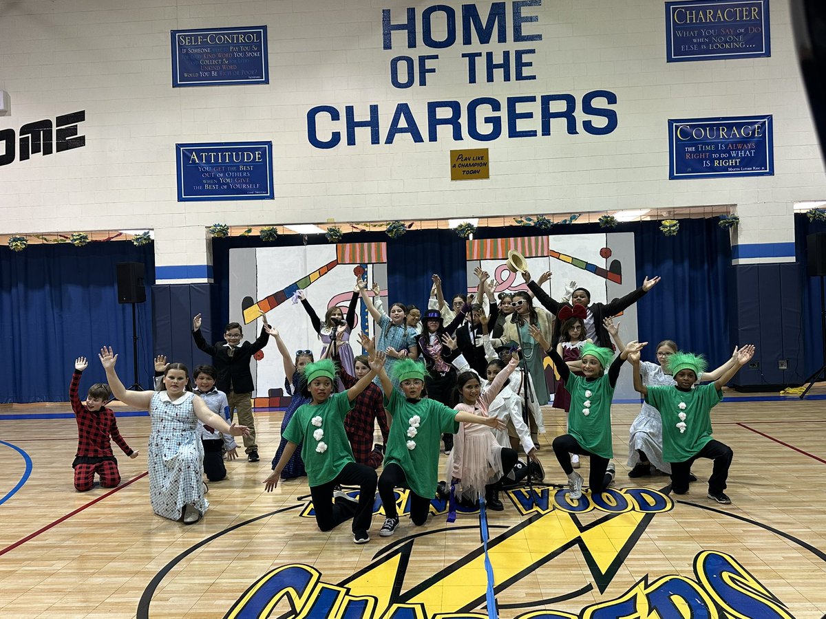 missdepa2's tweet photo. Willy Wonka Kids 💜🍫
Show #2 is today! #esd20learns https://t.co/21m17T1Bty