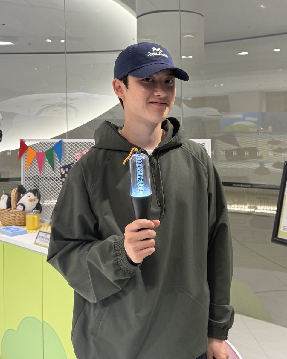 milkteus's tweet photo. OH LOOK AT HIM 🤌🏻😩 https://t.co/S3LnGjtHZQ