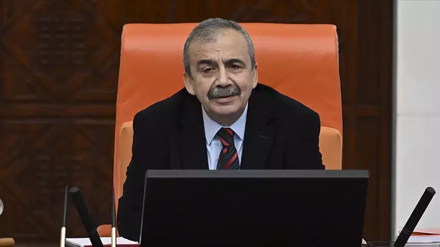 HDNER's tweet photo. DEM Party lawmaker Sırrı Süreyya Önder dies at 62
https://t.co/nOzYq7cEhc https://t.co/z9ql4zgHcf