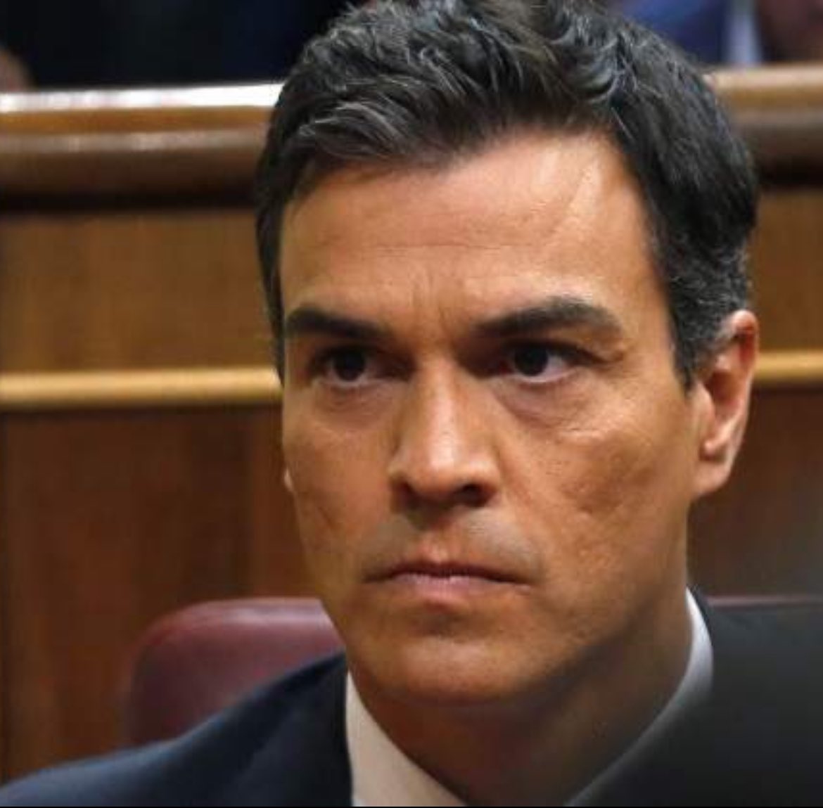 ¿Quién creéis que es UNO, el hombre bicentenario de Robert Willians o Pedro Sánchez?
#SoloQuedaVox