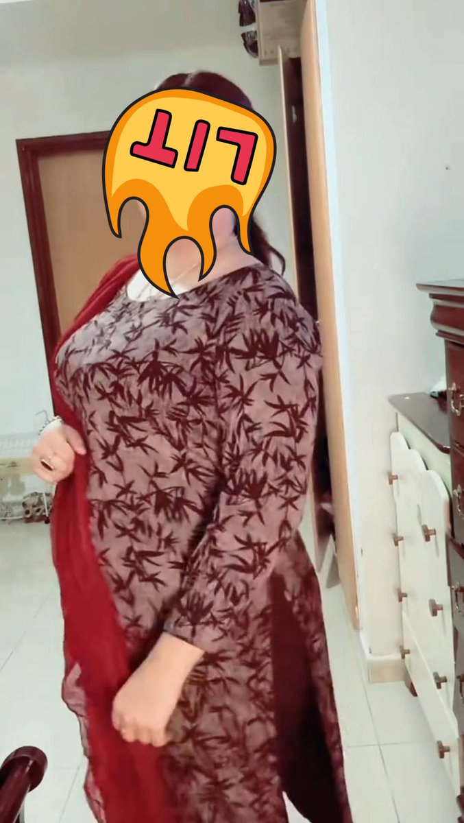 NadiaNoree's tweet photo. Ready for wedding night party.
کون کون سات میں جانا چاہتا ہے۔
#SherazWeddingHall
#Weekend_party
#Night_party
#WeekendVibes 
#Beautyinred 
#adventuretime
#Enjoy https://t.co/lIwxHdXb1K