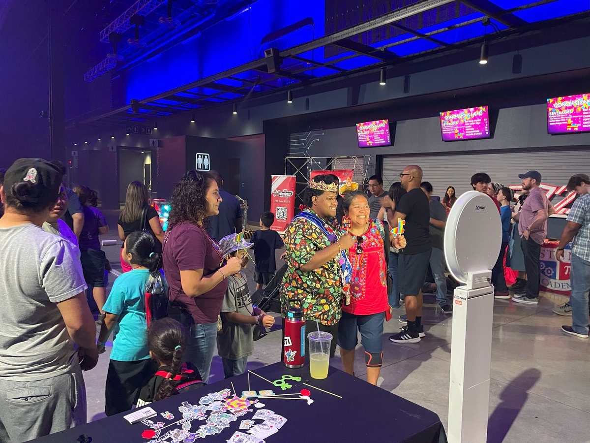 This past Sunday, we had an incredible time highlighting our FIRST Tech Challenge and FIRST Robotics Competition programs at Fiesta De Los Niños! Robots, fun, and fiesta, what more could you want? 🤩🤖🎉
#FIRSTinTexas #Fiesta #STEM