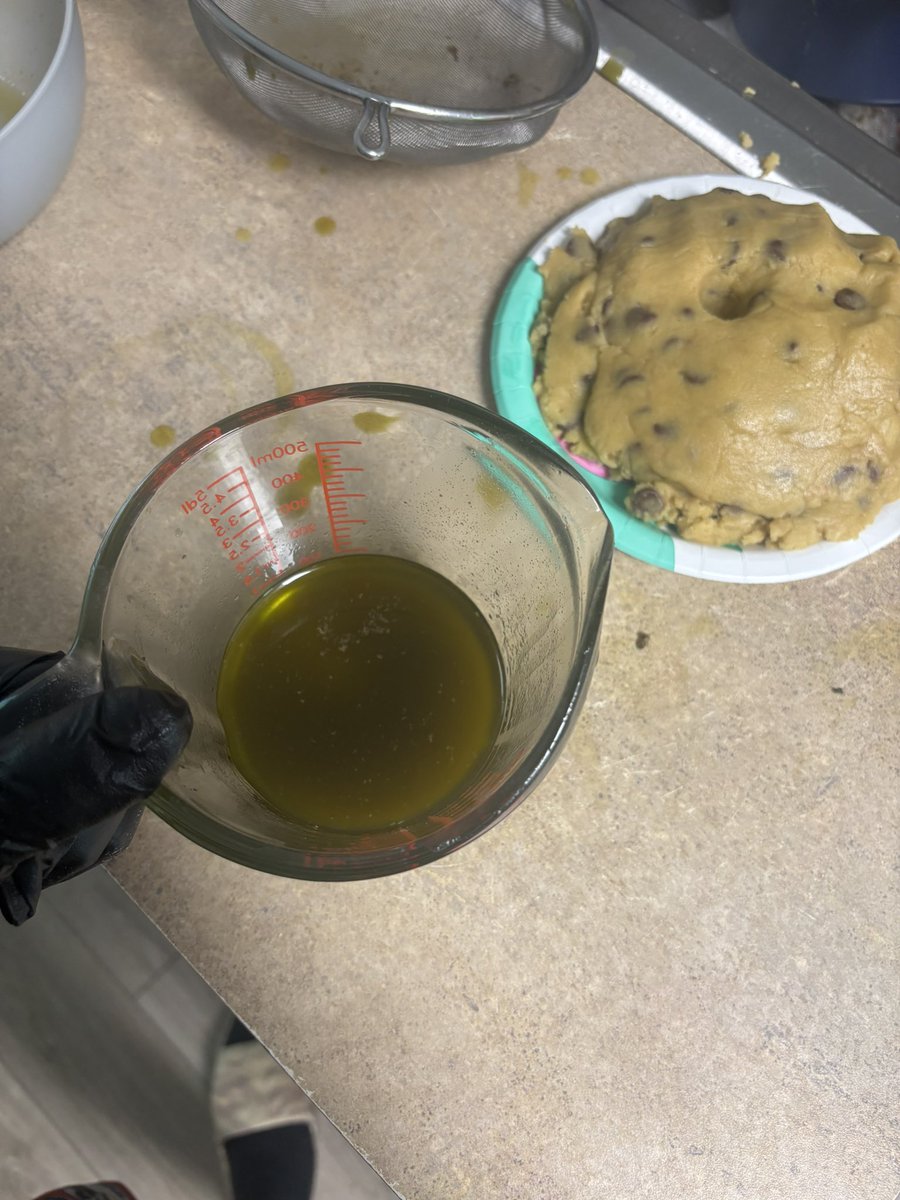 1mankster's tweet photo. Who fw edibles in #atlanta... got da cannabutter too.. #atlplug #clayco #za https://t.co/x98xAm5A3g
