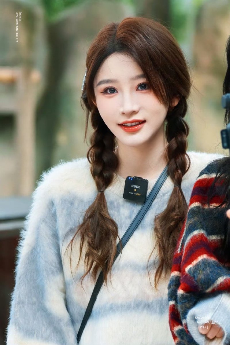 shiyuarchives's tweet image. Unknown date | © Raining·周诗雨

#SNH48 #ZhouShiyu #周诗雨