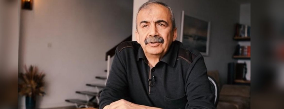 Asık suratlı, gergin siyaset yerine mizahi ve nüktedan fakat halkların kardeşliği için olan mücadeleden bir adım geri atmaksızın cesur siyasetini unutmak mümkün değil. Gezi'de de Türkiye'nin barış umudunda da sen vardın Sırrı Abe, başımız sağolsun.