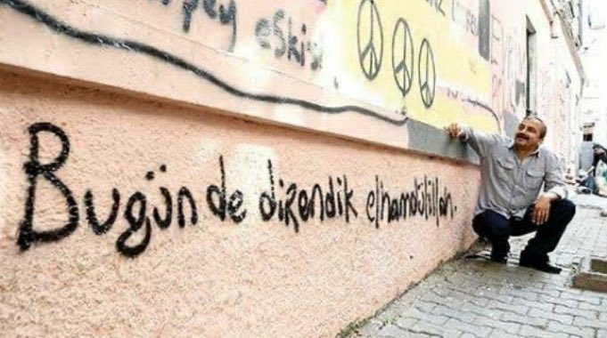 Neşenin en büyük direniş olduğunu öğrendik senden. Güle güle Sırrı Süreyya Önder.