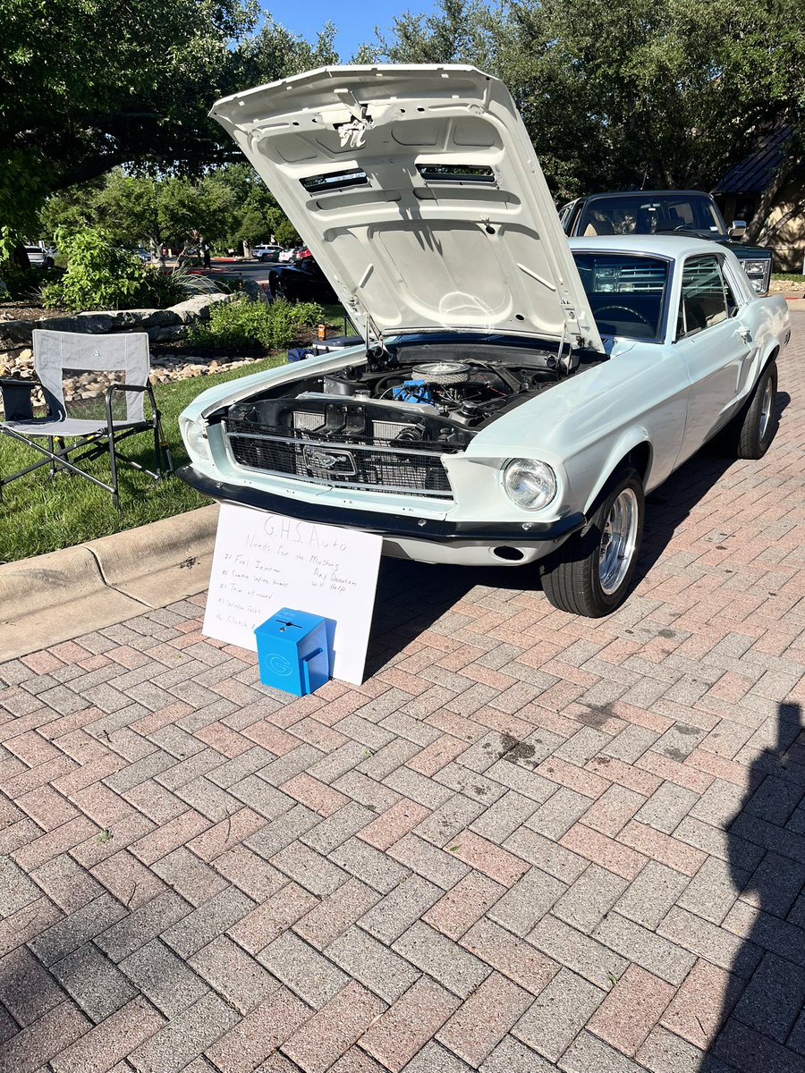 GACC Car show repping the G <a href="/GeorgetownHS/">Georgetown HS</a> <a href="/GeorgetownISD/">Georgetown ISD</a> <a href="/DavinVogler/">Davin Vogler</a> <a href="/Mr_B_Johnson/">Brian Johnson</a>