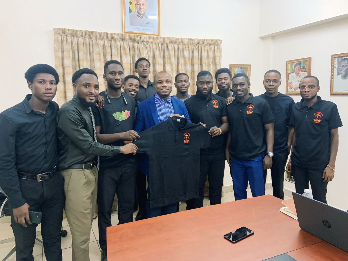 RoyalBobo's tweet photo. We were honored to initiate a landmark partnership with the esteemed Vice Chancellor of UPSA,paving the way for impactful collaborations, student growth, and a brighter future.The RoyalBobo Kingdom remains committed to driving positive change.

Long live the Royal Bobo Kingdom!👑 https://t.co/CmrUvnPMEl