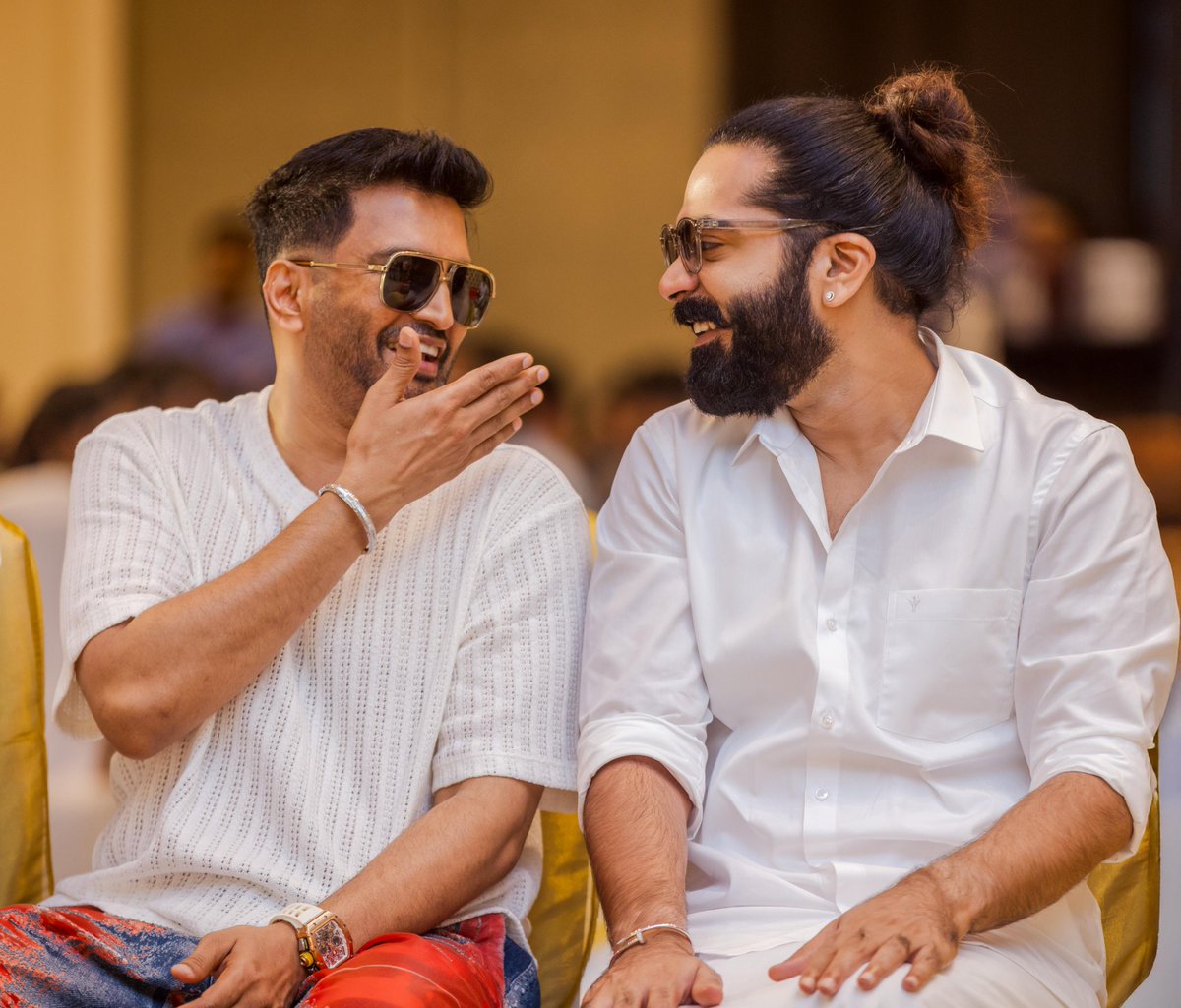 TamilTvChanExp's tweet photo. The reunion you all waited for 💥

@SilambarasanTR_ and @iamsanthanam getting back together for #STR49

#SilambarasanTR  #Santhanam https://t.co/LL4zoUt90M